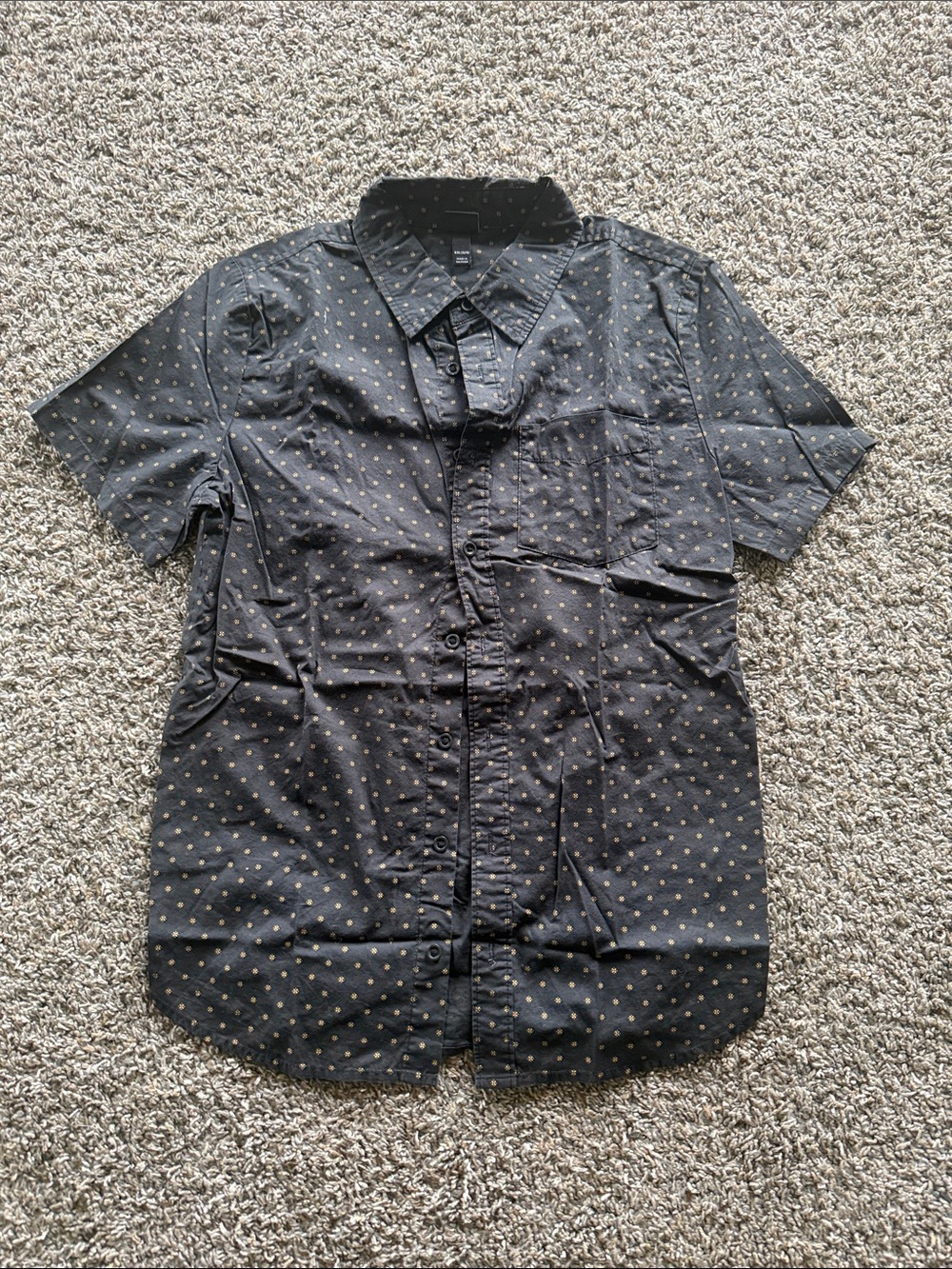 art class Black Short-Sleeve Button-Up Shirt with Small Gold Dot Print